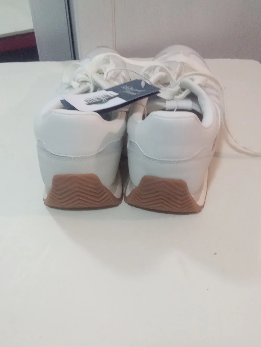 Men's Universal Thread White and Tan Lace-Up Sneakers Sz 9 1/2 NWT $42